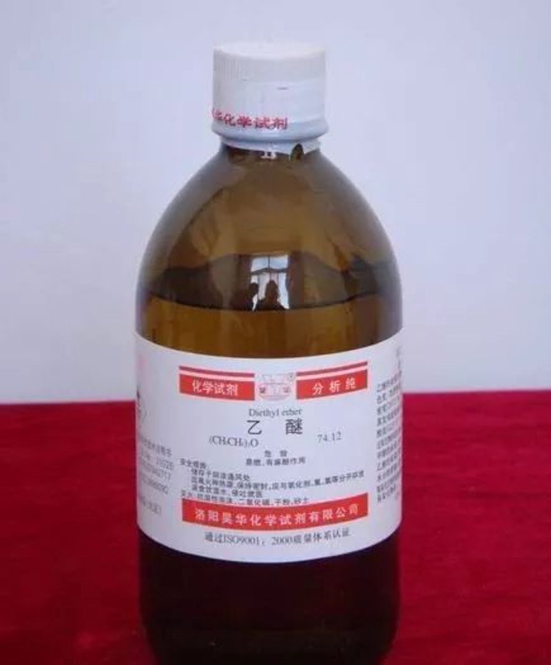 工业清洁：有机溶剂在现代工业中的应用与探索
